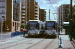 Die Tw 109 und 115 der Straßenbahn der Ile de France treffen sich im Sommer 1993 in der damaligen Endhaltestelle Bobigny Pablo Picasso