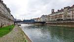 Tram Besançon__Auf der Brücke Pont Battant über der Doubs.__03-2025