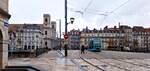Tram Besançon__Tw auf Linie 1 nach Hauts-du-Chazal auf der Brücke Pont Battant.__03-2025