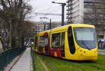 Wagen 07 der Straßenbahn Mülhausen/Elsass auf dem Pont Wilson vor der Endstelle am Hauptbahnhof, 22.