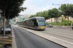 Nice / Nizza Lignes d'Azur SL T1 (Alstom Citadis-402 18) Boulevard de Gorbella am 23.