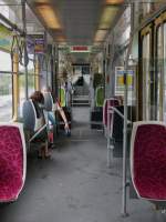 Innenansicht von Tram STAS-903.
Die Straßenbahn 903 des Typs Vevey-Alsthom wurde 1991 geliefert.
Die Société de Transports de l’Agglomération Stéphanoise, kurz STAS, betreibt den öffentlichen Nahverkehr in Saint Étienne. 
An der Bezeichnung Stéphanois für die Saint Étienne lässt sich erkennen, dass Étienne die französische Ableitung von Stephanus bzw. Stefan ist.
Seit 1881 verkehren ohne Unterbrechung meterspurige Straßenbahnen in Saint Étienne. Dass das Netz, auch in der Innenstadt, nie stillgelegt wurde, ist in Frankreich eine völlige Ausnahme. Heute existieren 3 Straßenbahnlinien.

2014-07-21 Saint Étienne