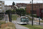 Noch ohne Halt -    ...wird die Haltestelle Citadelle an der neuen Straßburger Tramstrecke nach Kehl durchfahren.