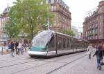 Niederflur-Gelenktriebwagen  Eurotram  am 22.10.2004 in Strasbourg City.
