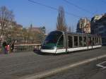 EUROTRAM-Straßenbahn der Linie B nach Lingolsheim Tiergaertel auf der Pont National in Straßburg am 30.12.2013.