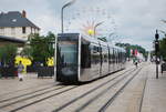 Straßenbahn der Stadt Tours vor der Loire-Brücke (Pont Wilson) am 5.