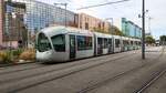 Straßenbahn Lyon mit einem Alstom Citadis 402 mit 42m Länge am Bahnhof Lyon Part-Dieu im August 2020.