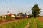 186 387 Akiem/Lineas mit einem KLV-Zug bei Moosham Richtung Regensburg, 21.08.2021