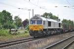 Am 18.7.2011 zieht 247 020-1 einen Gterzug durch Ratingen-Lintorf.