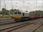 Eine Class66 der EuroCargo Rail mit schwerer Last am Haken durchfhrt Duisburg Wedau  im Juli 2012.