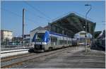 Der B 82608/607 verlässt als TER 84774 den Bahnhof Evian les Bains in Richtung Lyon Part-Dieu.