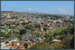 Die Seilbahn vom Rike-Park über den Fluss Mtkvari zur Festung Narikala wurde 2012 eröffnet. (Tiflis, 17.09.2019)