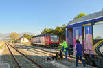 Bahnhof Strimon (Strymonas-Στρυμώνας) - Makedonien - Griechenland    Die beiden Kurswagen nach Sofia bekommen für die Fahrt vom griechischen Bf