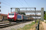 In einem Vorort von Thessaloniki konnte ich Lok A 486 mit einem internationalen Zug aus Belgrad ablichten.