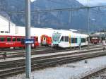 RhB,Ein Exot auf den Schienen der Rhtischen Bahn. Dieselelektrischer Gelenktriebwagen GTW 2/6 von Stadler,fr die Griechischen Staatsbahnen
(Meterspurnetz)bei Testfahrten auf dem Gelnde der RhB Hauptwerksttten in Landquart.12.09.03