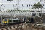 Eine Doppeltraktion Class 350 verlsst London Euston in Richtung Milton Keynes.