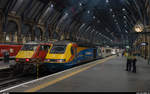 East Midlands Trains 43061, vermietet an die LNER, wartet am Abend des 22. April 2019 im Bahnhof King's Cross auf die Abfahrt.