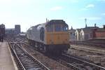 25325 + 25279 run round at Shrewsbury, with the 0730 Euston-Aberystwyth, 28/07/1984.