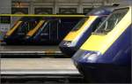 Zweimal zwei -    Vier Class 43 HST-Triebzüge im Bahnhof London-Paddington.