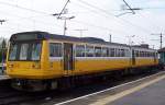 142 043 Merseyrail nach Liverpol Lime Street am 21.04.2005 im Bahnhof Wigan North Western.