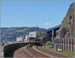 Der Triebwagenzug 150 127 ist den GWR Service 0955 von Bristol Temple Meads nach Plymouth unterwegs und erreicht Teignmouth.