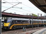 Der Triebzug 59903 während der Ankunft am Bahnhof in York.