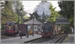 Dampfzug Porthmadog - Caernarfon mit NGG Class 16 Garratt Nr 143 fhrt in Dinas ein, wo sich auch die Werksttte der WHR befindet.Die Diesellok Castell Caernarfon kam zwei Tage spter zum Einsatz, als eine Dampflok ausfiel. (04.09.2012)