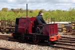 Die Nr.2 trägt den Namen TAWD (Ruston & Hornsby 1943, Fabr.-Nr. 222074) und rangierte am 02.05.2018 im Gelände an der Stn. Becconsall.