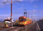 Gespann Tw 672 und Steuerwagen 682 in erreichen die Haltestelle Bispham nrdlich von Blackpool, 07.09.2010.