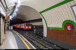 Ein Zug der Bakerloo Line in Richtung Elephant & Castle erreicht am 10.