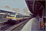 Ein  first  HST 125 Class 43 Steht in London Paddington zur Abfahrt bereit und zeigt sich in einer interessanten, freundlichen Farbgebung, welche die heutige GWR zumindest was das Dunkelgrün