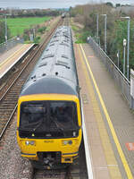 Worle, GWR DMU Class 165/1 Networker Turbo #165131 nach Weston-super-Mare einfahrend. 16. März 2024