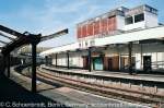 Folkestone Harbour Station, seit der Einstellung der Fhrverbindung verfllt der Bahnhof und wird nur gelegentlich von Sonderzgen angefahren.
April 2008