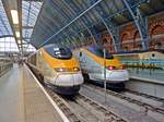 Zwei Eurostar Triebzüge am 21.03.2015  im Bahnhof London St.