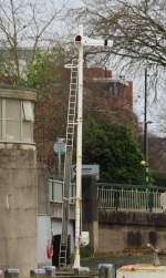 26.11.2012 Bristol. Semaphore / Formsignal an nicht mehr vorhanden Gleisanlagen des Binnenhafens.