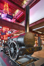 Das Original der frühzeitlichen Dampflokomotive  Rocket  ist nach langer Ausstellungszeit im Science Museum London zurück in die alte Heimat Manchester verbracht worden. (Museum of Science and Industry, Mai 2019)