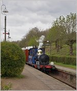 Die SECR P Class (South Eastern and Chatham Railway) erreicht Horsted Keynes.