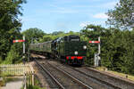 34059  Sir Archibald Sinclair  f�hrt mit dem vorletzten Zug des Tages in Sheffield Park ein.