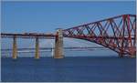 Ein Virgin Trains East Coast HST 125 Class 43 auf der Forth Bridge bei Dalmeny    3.