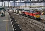 Die DB Class 66 mit der Nummer 66 192 fährt mit einem kurzen Güterzug durch den Bahnhof von Carlise.
27. April 2018