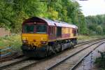 berraschender Schnappschuss bei der Haltestelle Hampstead Heath: EWS Class 66 227 als Lokzug am 14.10.2009.