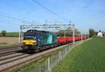 68001 passes Dordon whilst working 6U76, 0859 Crewe-Mountsorrel, 4 May 2016.