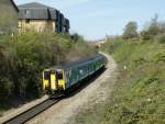 Die weitverbreiteten Dieseltriebzge der Class 150 besorgen den Regionalverkehr in hnlich den DB 628. Hier der 150 231 kurz nach der Abfahrt in Penarth am 21.04.2010