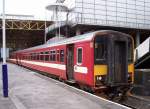 155 346 Metro nach Leeds am 20.04.2005 im Bahnhof Manchester Victoria.