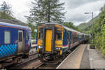 Abellio ScotRail 156 465, noch in alter First-ScotRail-Lackierung, erreicht am 25. August 2017 den Bahnhof Glenfinnan auf dem Weg von Mallaig nach Glasgow Queen Street. Im Personenverkehr auf der West Highland Line kommen ausschliesslich die Triebwagen der Class 156 zum Einsatz.