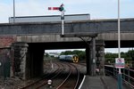 Einf. des Triebzuges 158 822 in Holyhead Station (Nordwales) am 13.06.2013