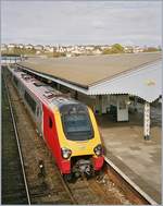 Ein Virgin Class 220/221 beim Halt in Turo.
April 2004