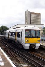 Neue Class 376 der Southwestern in Lewisham auf dem Weg nach Charing Cross.