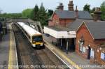  Southeastern  465924 nach Ashford im Bahnhof Charing (Kent), April 2008