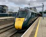 Ein neuer Class 800 Zug der Great Western Railway hält am 22.08.2019 in Cardiff auf dem Weg nach Swansea.